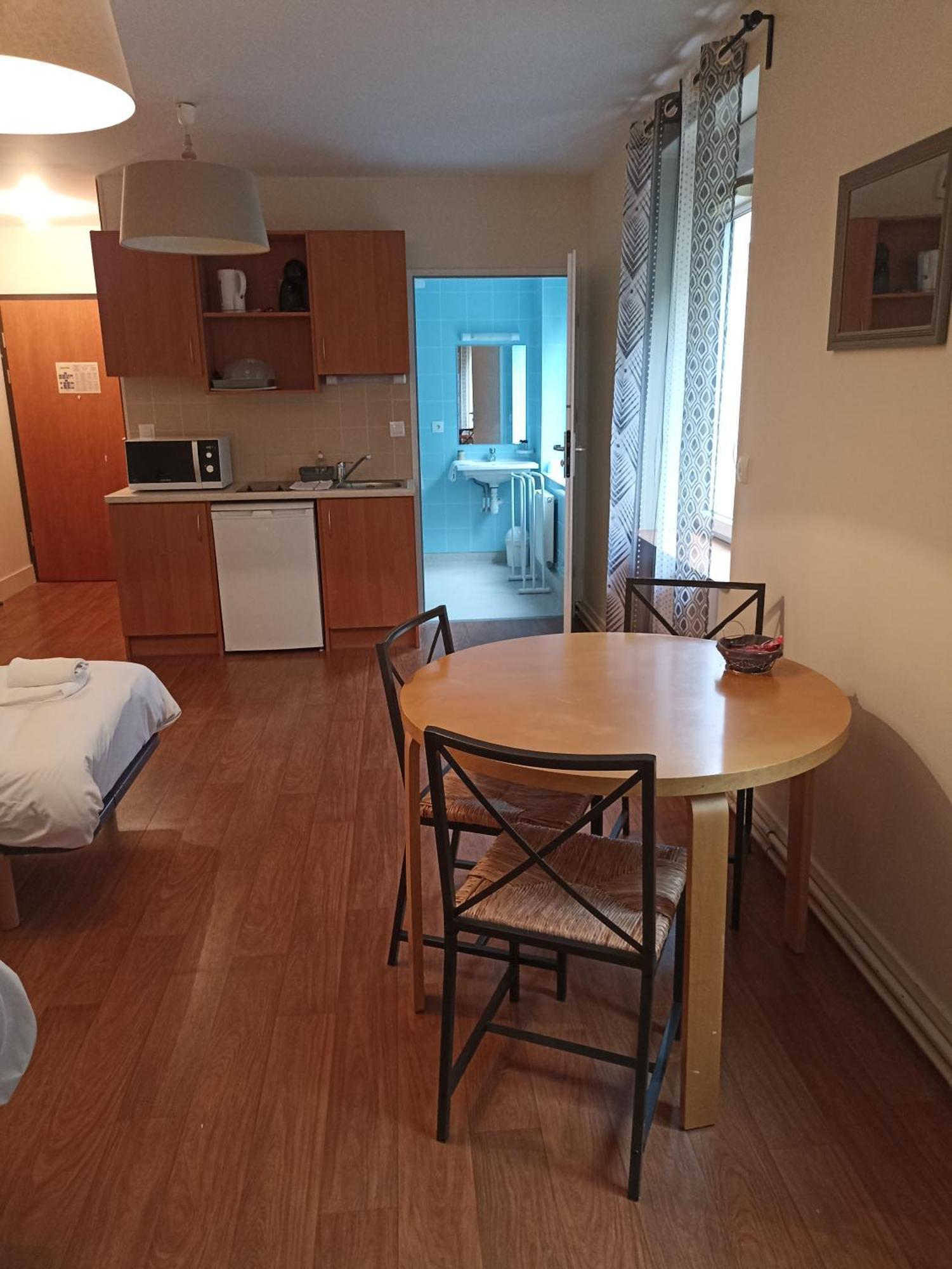 Résidence La Providence ZENAO Lisieux Exterior foto