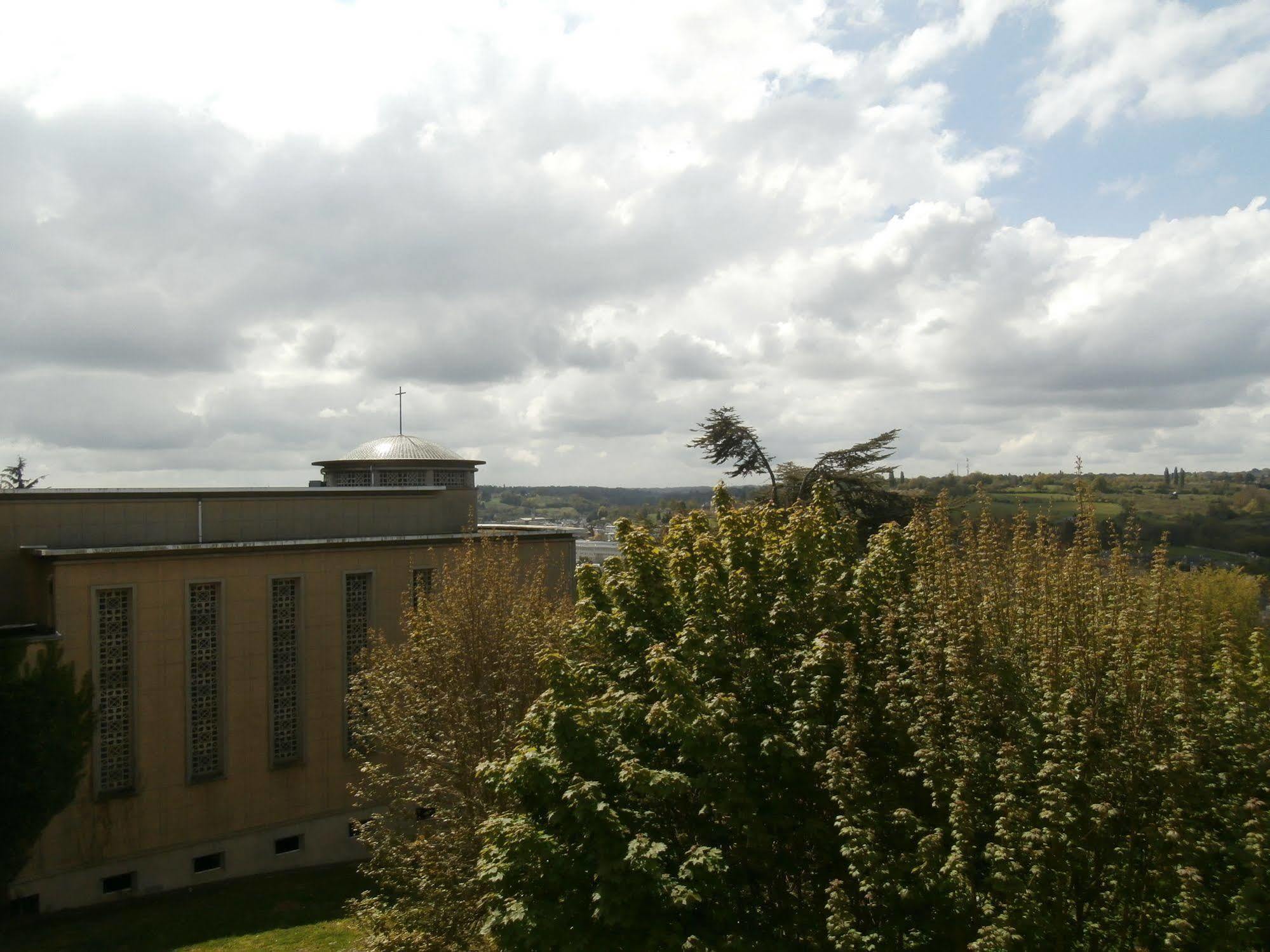 Résidence La Providence ZENAO Lisieux Exterior foto